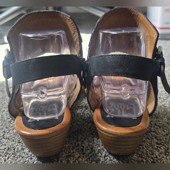Miz Mooz Black Leather Farley Buckle Demi Wedge Sandal Womens Size 38 (US 7.5-8) - Picture 3 of 12